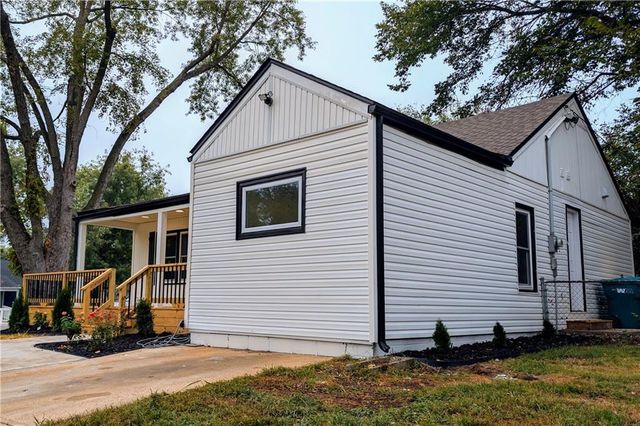 2720 N 33rd Street, Kansas City, KS 66104
