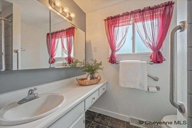 3939 E 8TH ST, Cheyenne, WY 82001