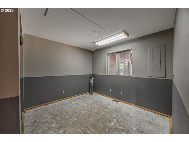 61842 DAVIS SLOUGH Rd, Coos Bay, OR 97420