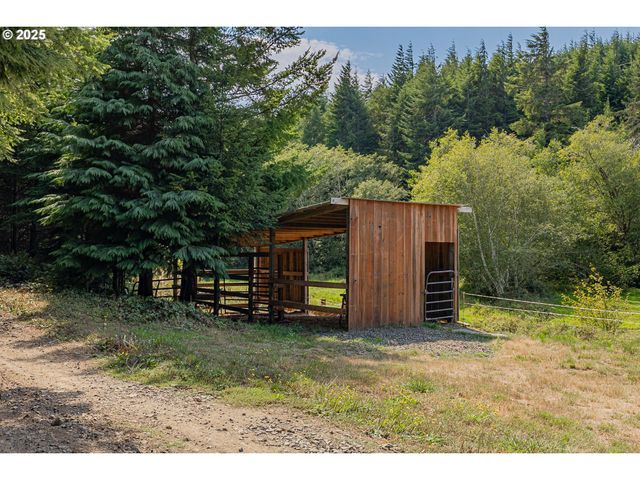 61842 DAVIS SLOUGH Rd, Coos Bay, OR 97420