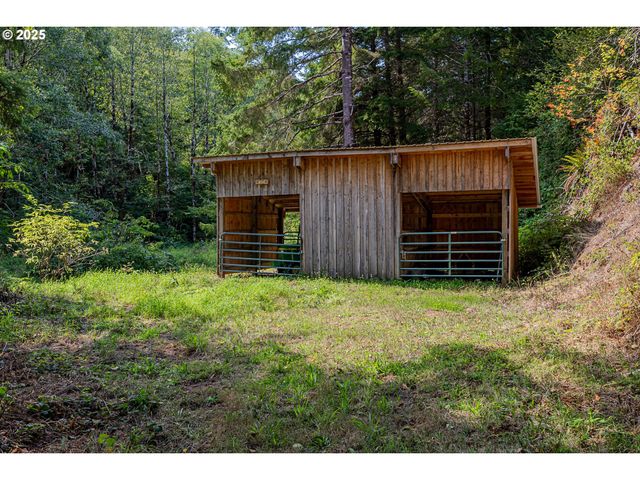 61842 DAVIS SLOUGH Rd, Coos Bay, OR 97420