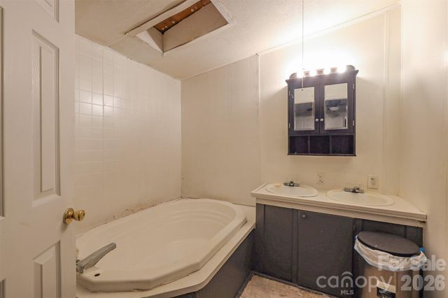 1224 Astoria Road, Jamesville, NC 27846