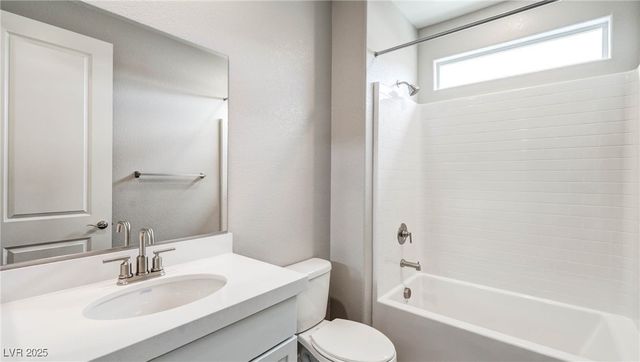 1521 Kaylis Cove Place 15, North Las Vegas, NV 89084