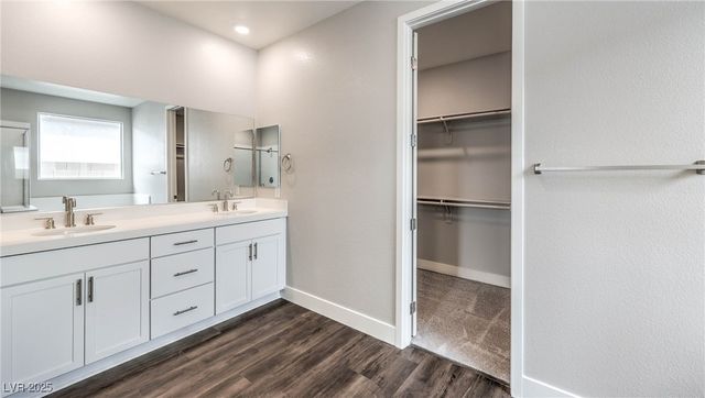 1521 Kaylis Cove Place 15, North Las Vegas, NV 89084