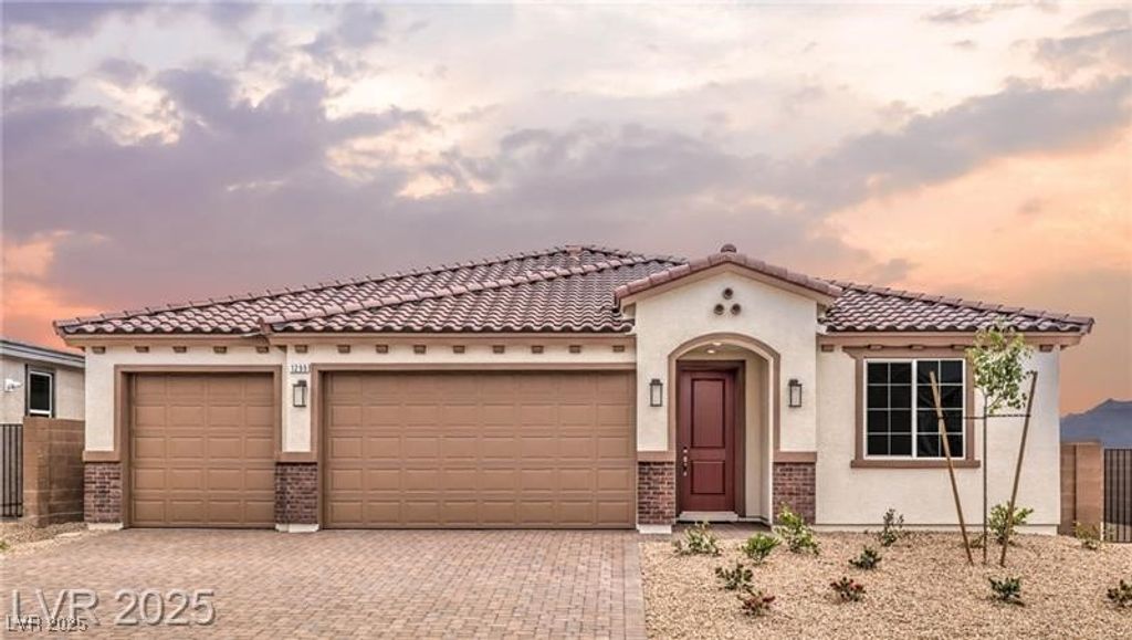 1521 Kaylis Cove Place 15, North Las Vegas, NV 89084