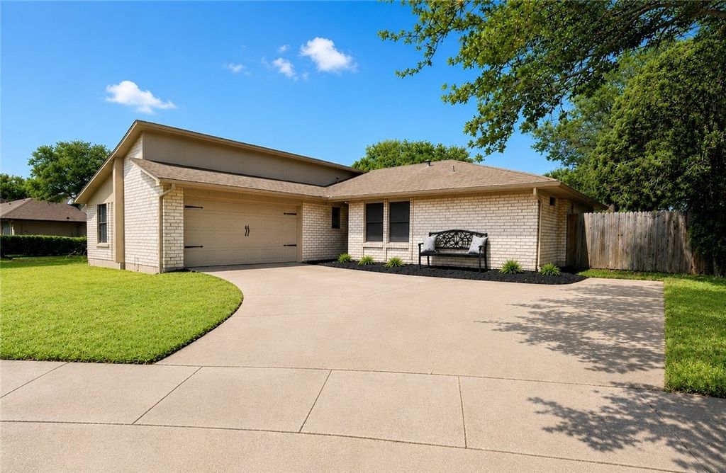 6214 Michaux Dr, Corpus Christi, TX 78414 — exterior