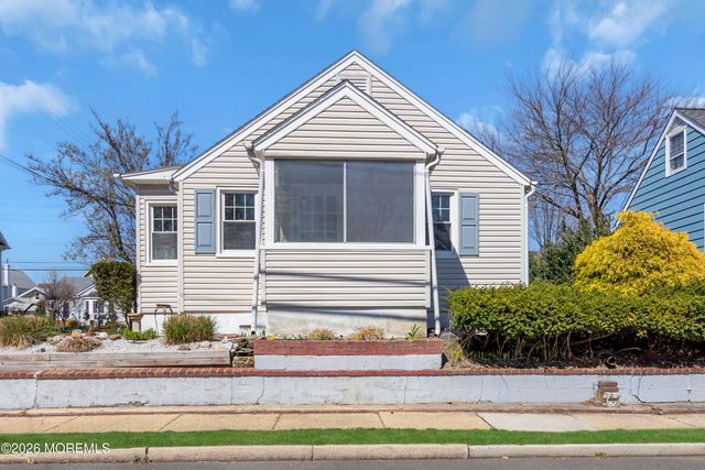 137 Inskip Avenue, Ocean Grove, NJ 07756