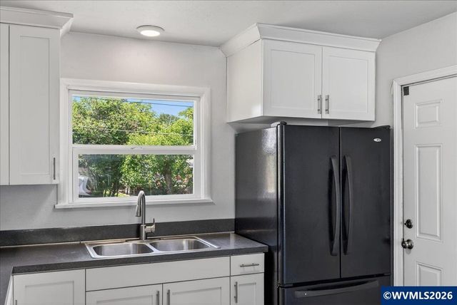 530 Bradley St SE, Albany, OR 97321