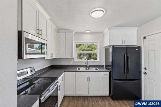 530 Bradley St SE, Albany, OR 97321