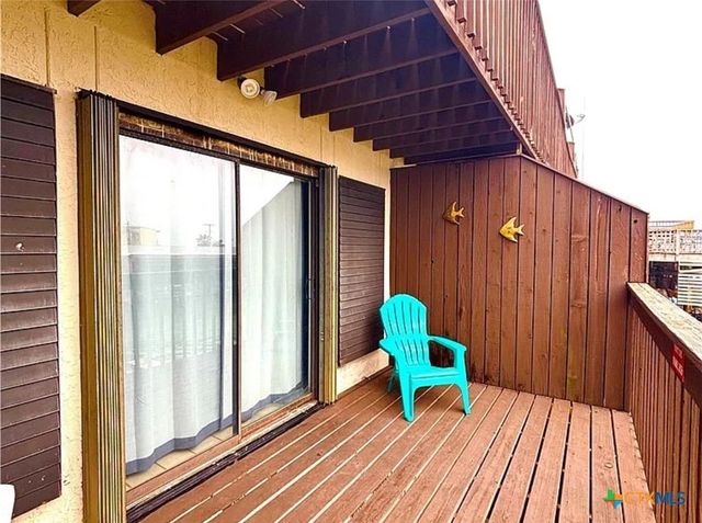 458 S Pirates Cove 4, Port O'connor, TX 77982