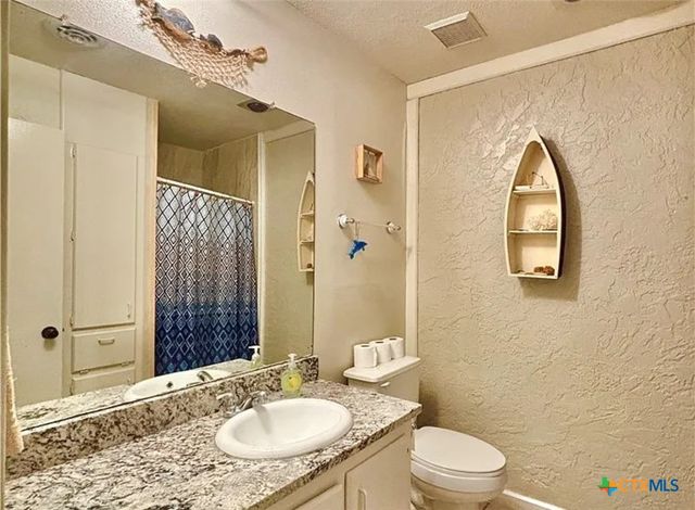 458 S Pirates Cove 4, Port O'connor, TX 77982