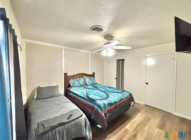 458 S Pirates Cove 4, Port O'connor, TX 77982