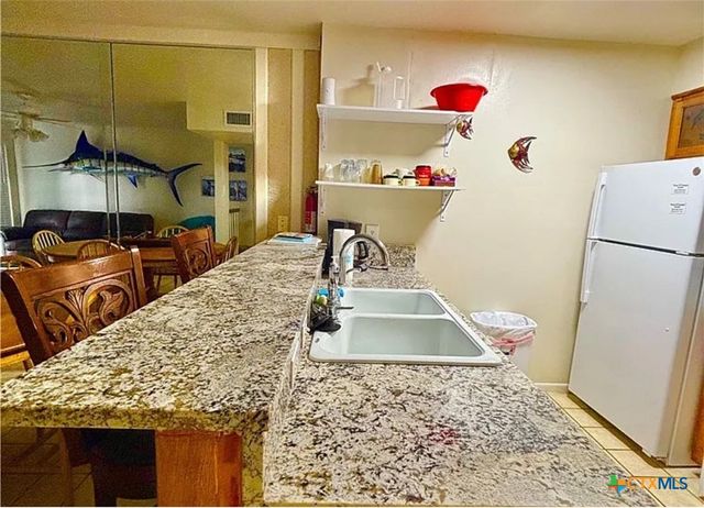 458 S Pirates Cove 4, Port O'connor, TX 77982