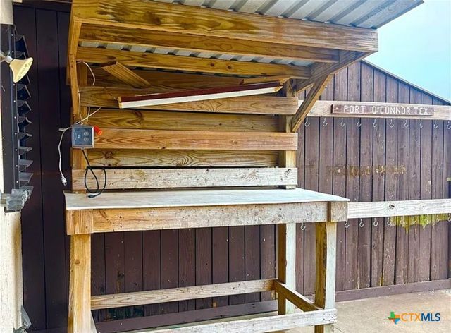 458 S Pirates Cove 4, Port O'connor, TX 77982