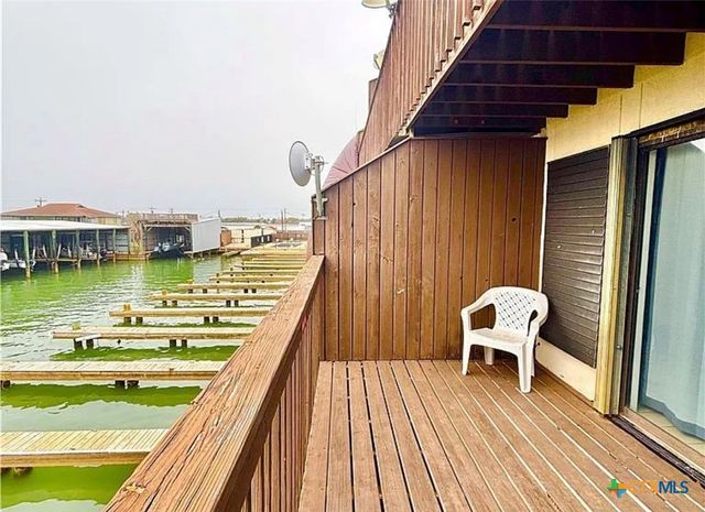 458 S Pirates Cove 4, Port O'connor, TX 77982