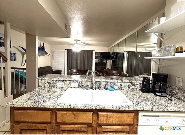 458 S Pirates Cove 4, Port O'connor, TX 77982