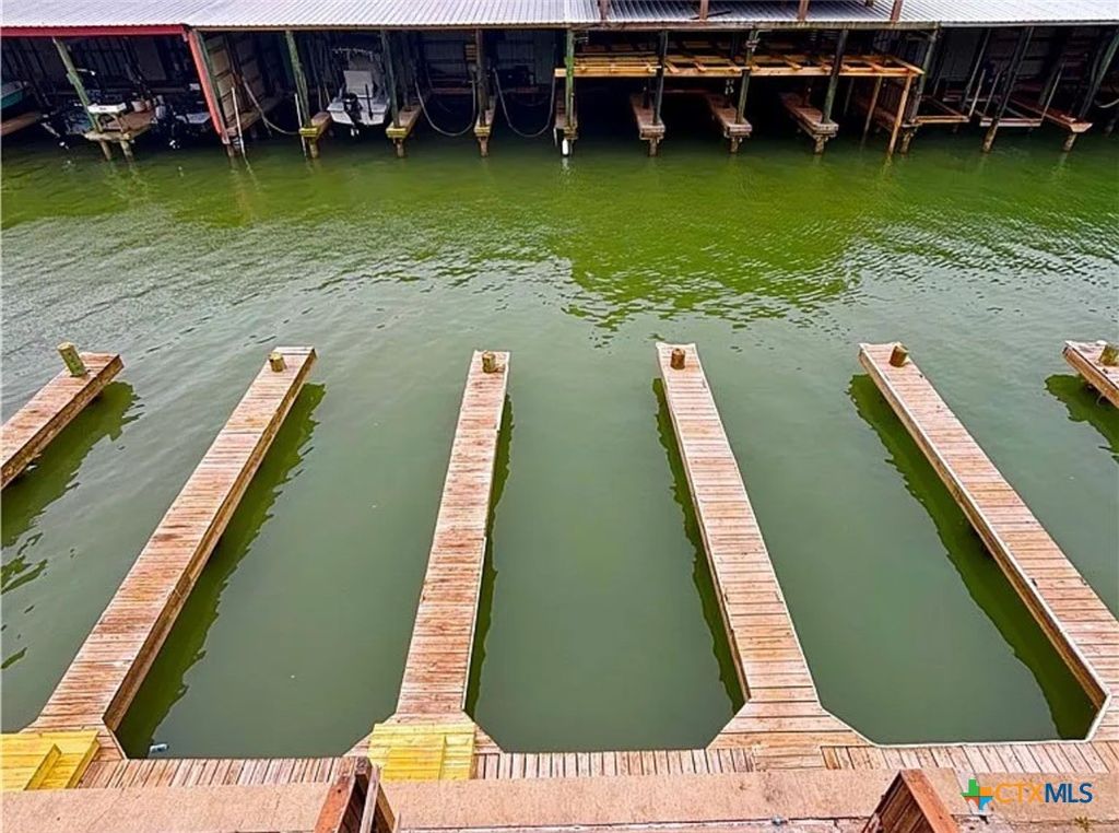 458 S Pirates Cove 4, Port O'connor, TX 77982