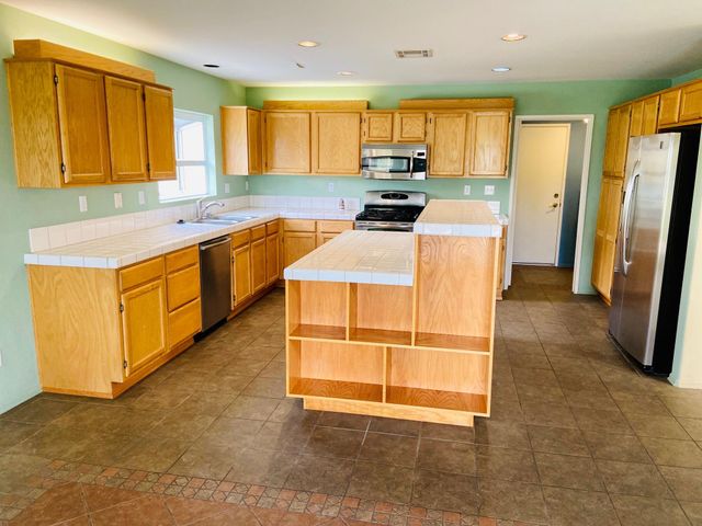 5539 Avenida Entrada, Palmdale, CA 93551