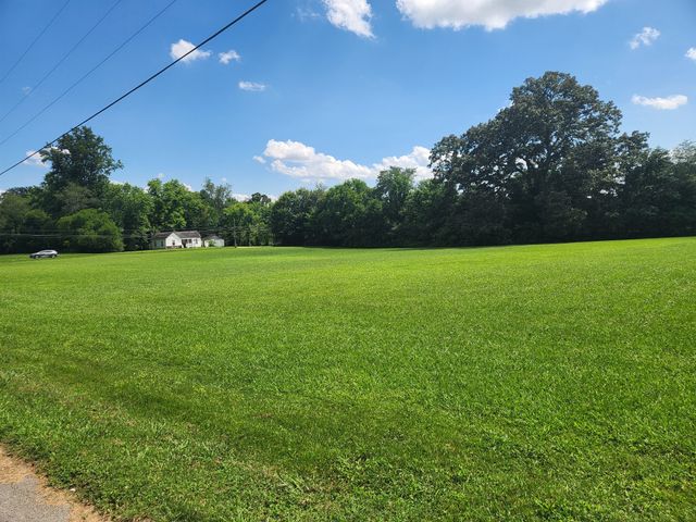 110 Hummingbird Dr, Tullahoma, TN 37388