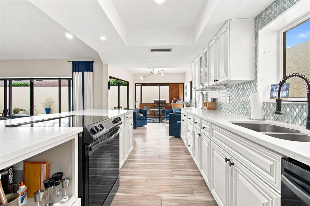 Image 22 of property listing at 5005 PALOMA DRIVE, Tampa, FL 33624