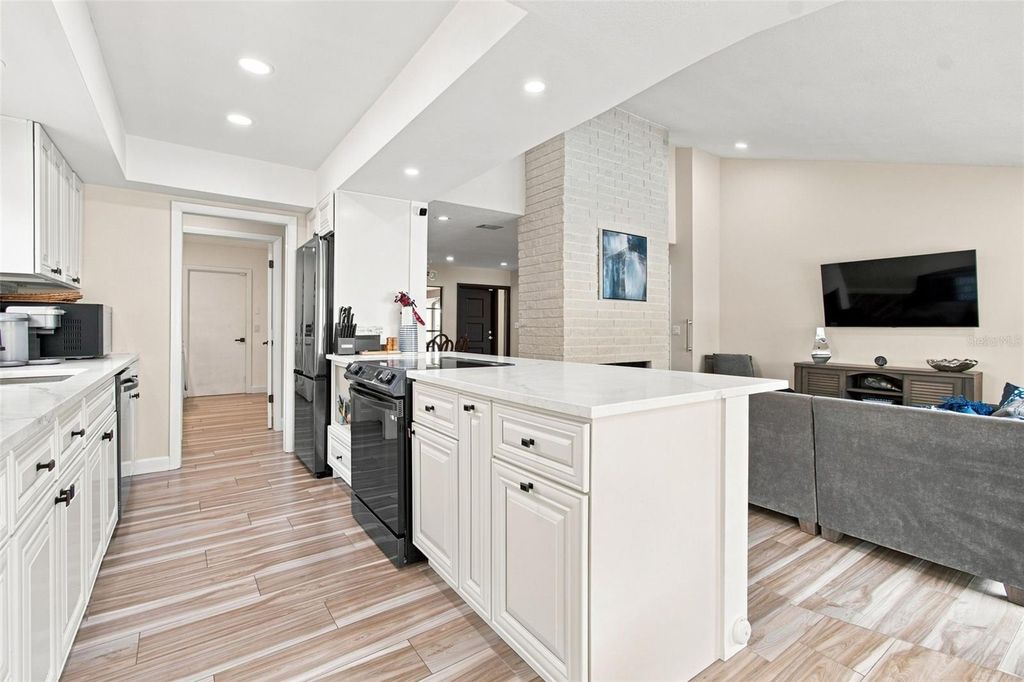 Image 23 of property listing at 5005 PALOMA DRIVE, Tampa, FL 33624