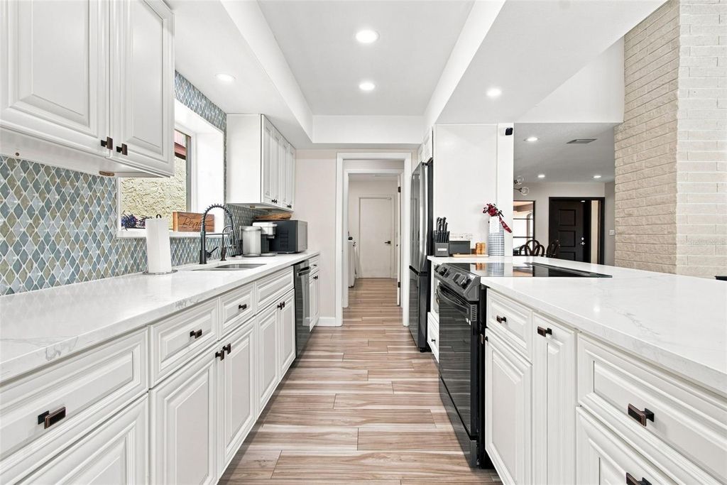 Image 24 of property listing at 5005 PALOMA DRIVE, Tampa, FL 33624