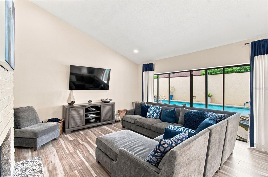Image 32 of property listing at 5005 PALOMA DRIVE, Tampa, FL 33624