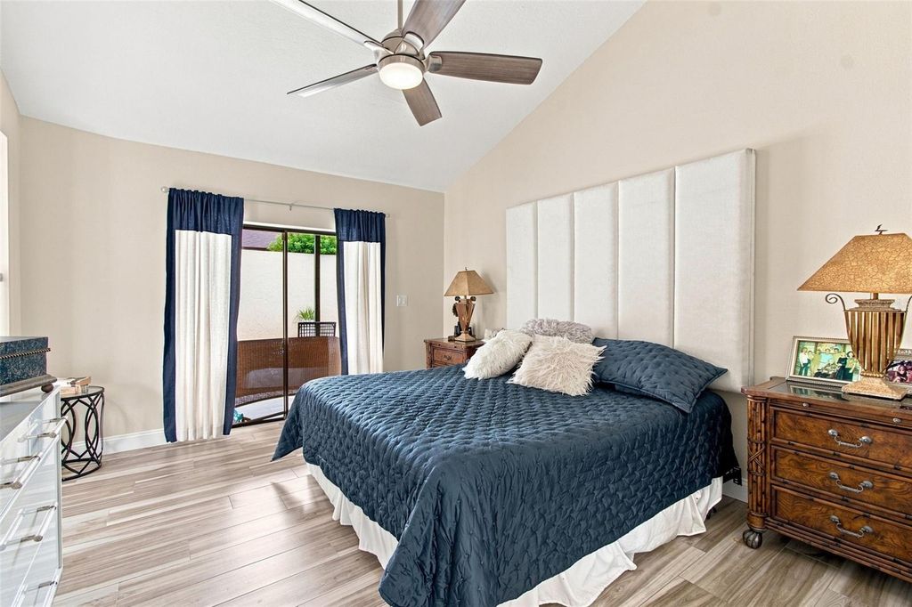 Image 39 of property listing at 5005 PALOMA DRIVE, Tampa, FL 33624