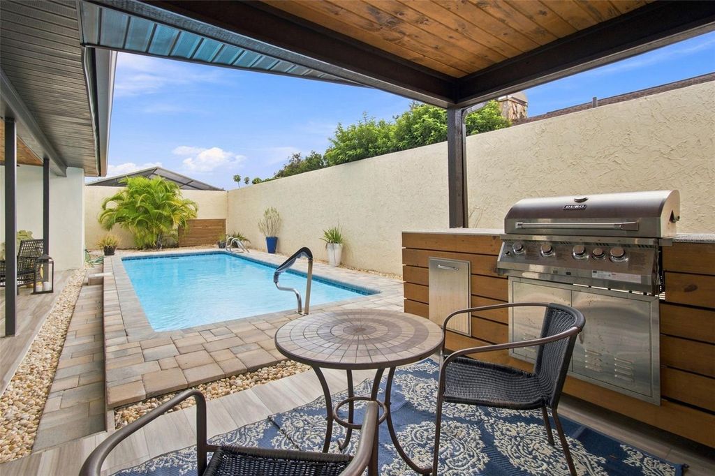 Image 63 of property listing at 5005 PALOMA DRIVE, Tampa, FL 33624