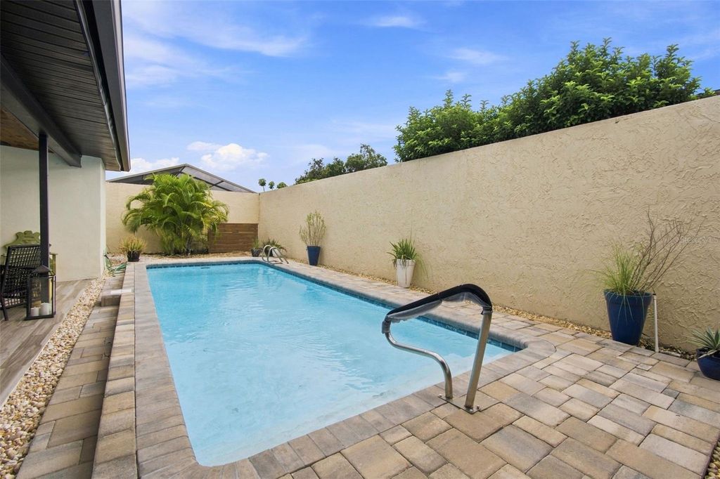 Image 67 of property listing at 5005 PALOMA DRIVE, Tampa, FL 33624