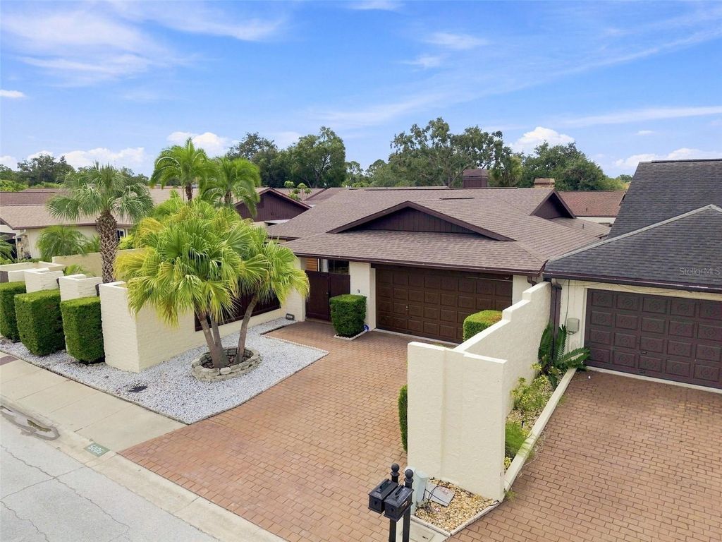Image 74 of property listing at 5005 PALOMA DRIVE, Tampa, FL 33624