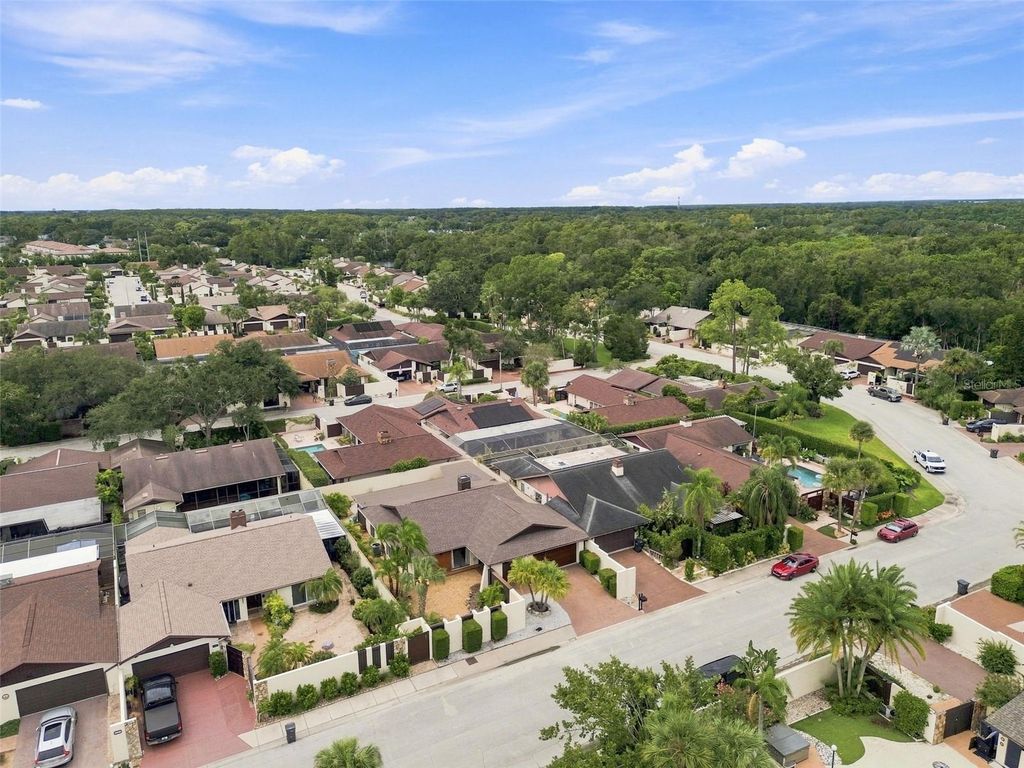 Image 76 of property listing at 5005 PALOMA DRIVE, Tampa, FL 33624