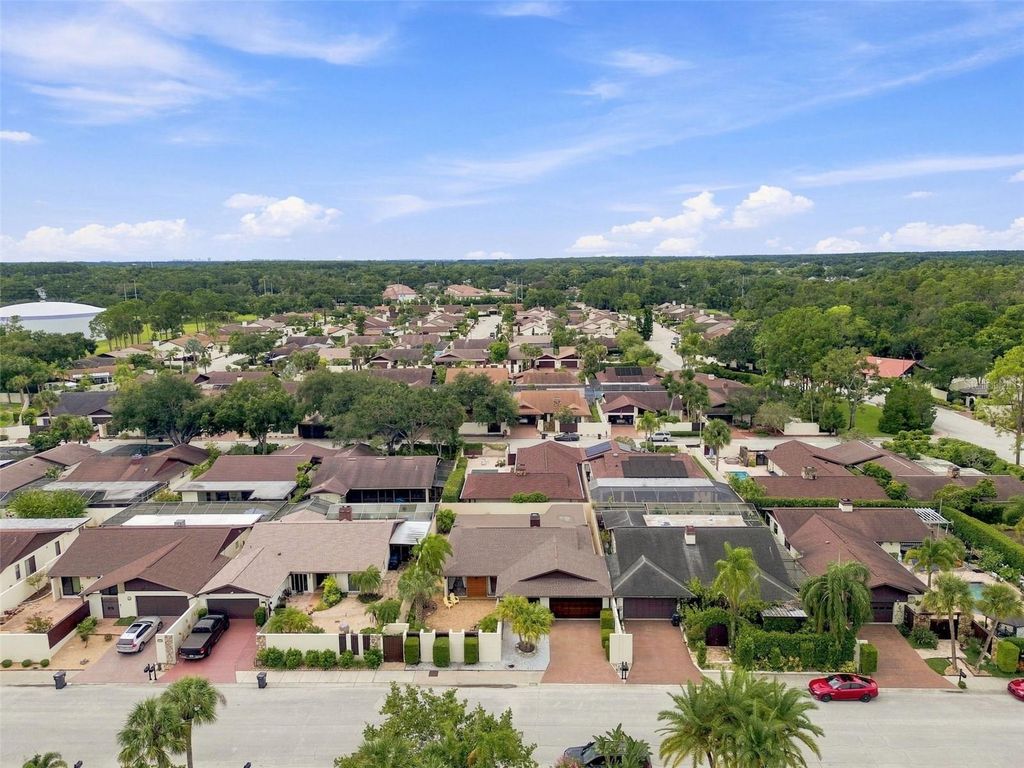 Image 77 of property listing at 5005 PALOMA DRIVE, Tampa, FL 33624