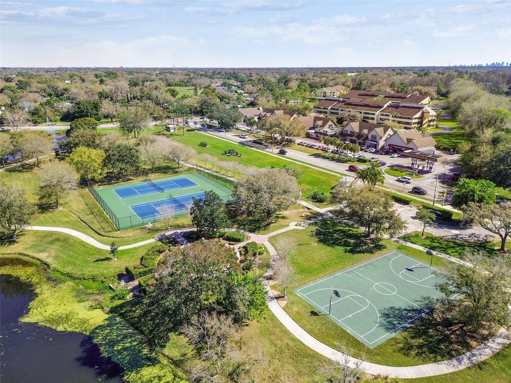 Image 79 of property listing at 5005 PALOMA DRIVE, Tampa, FL 33624