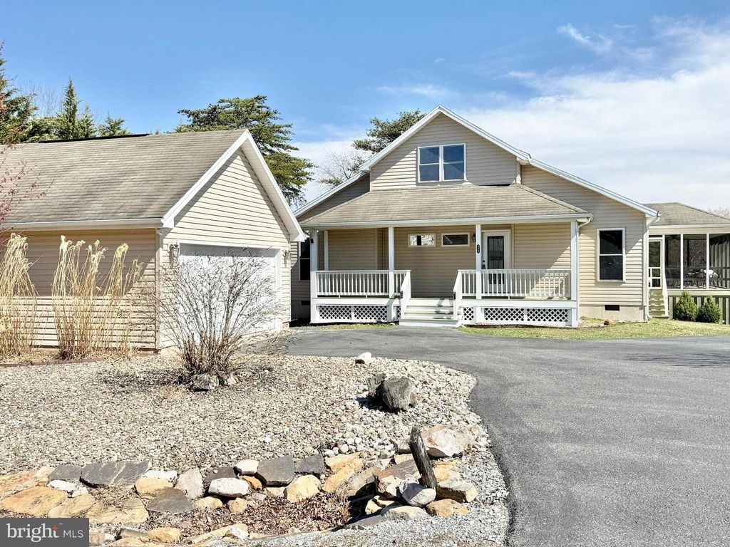 477 WAMPUM LN, Hedgesville, WV 25427