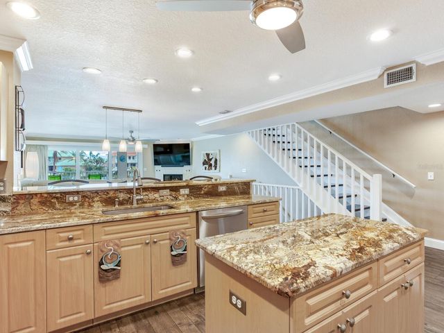 521 PINELLAS BAYWAY S 107, St Petersburg, FL 33715