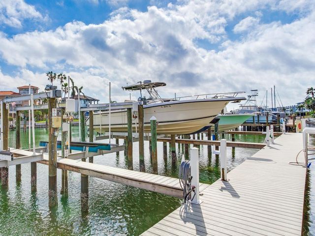 521 PINELLAS BAYWAY S 107, St Petersburg, FL 33715