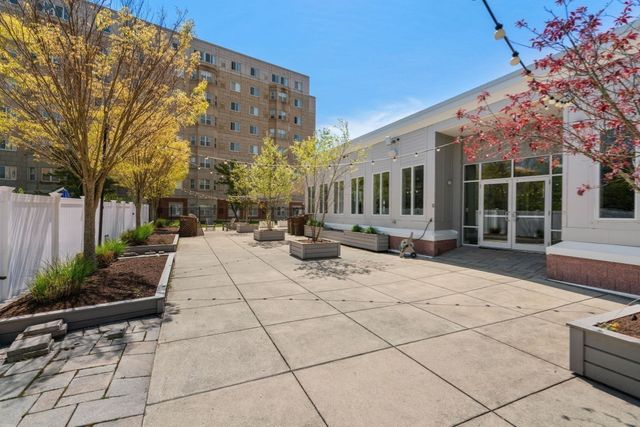1 Cityview Ln 804, Quincy, MA 02169