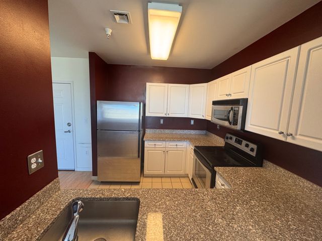 1 Cityview Ln 804, Quincy, MA 02169