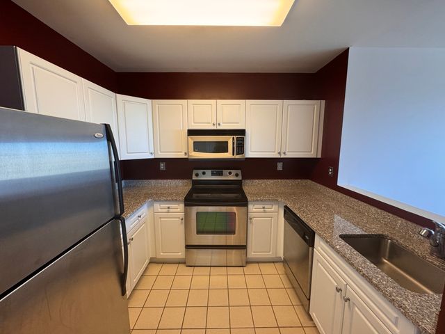 1 Cityview Ln 804, Quincy, MA 02169
