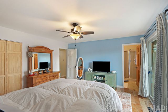 1512 W Oakleaf Drive, Johnsburg, IL 60051