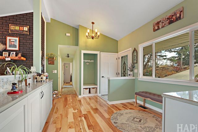 1512 W Oakleaf Drive, Johnsburg, IL 60051