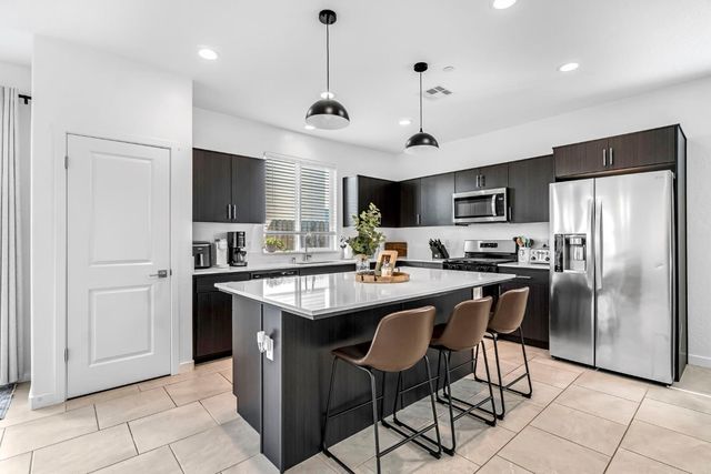 367 Talus Way S, Madera, CA 93636