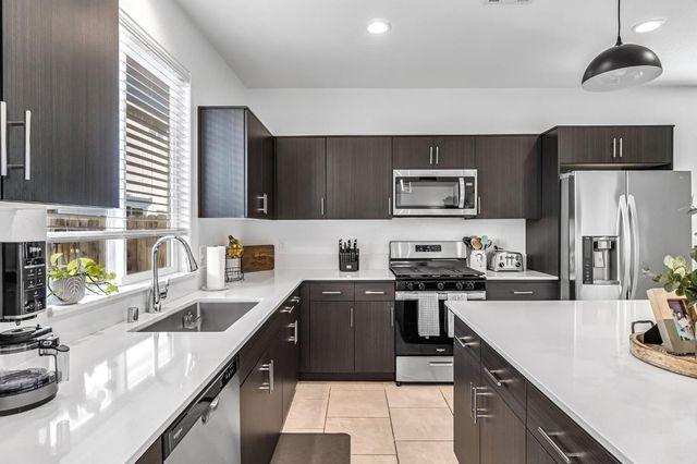 367 Talus Way S, Madera, CA 93636