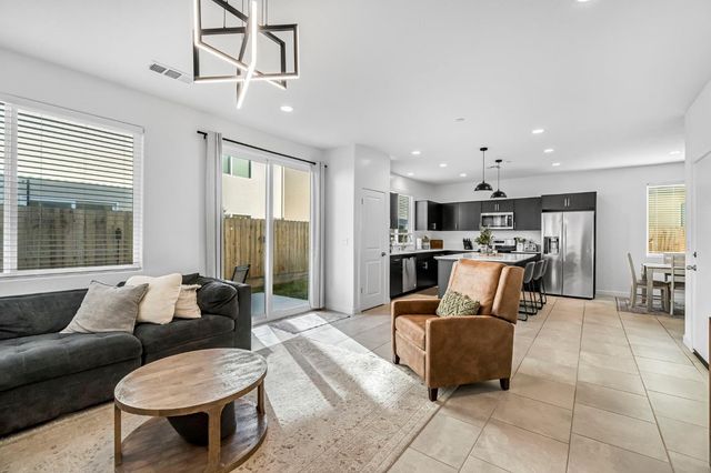 367 Talus Way S, Madera, CA 93636