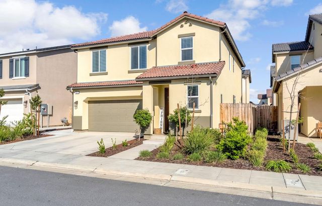 367 Talus Way S, Madera, CA 93636