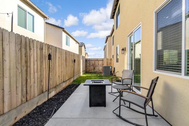 367 Talus Way S, Madera, CA 93636