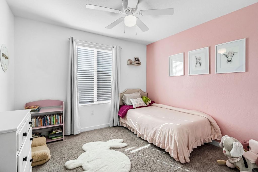 Image 20 of property listing at 367 Talus Way S, Madera, CA 93636