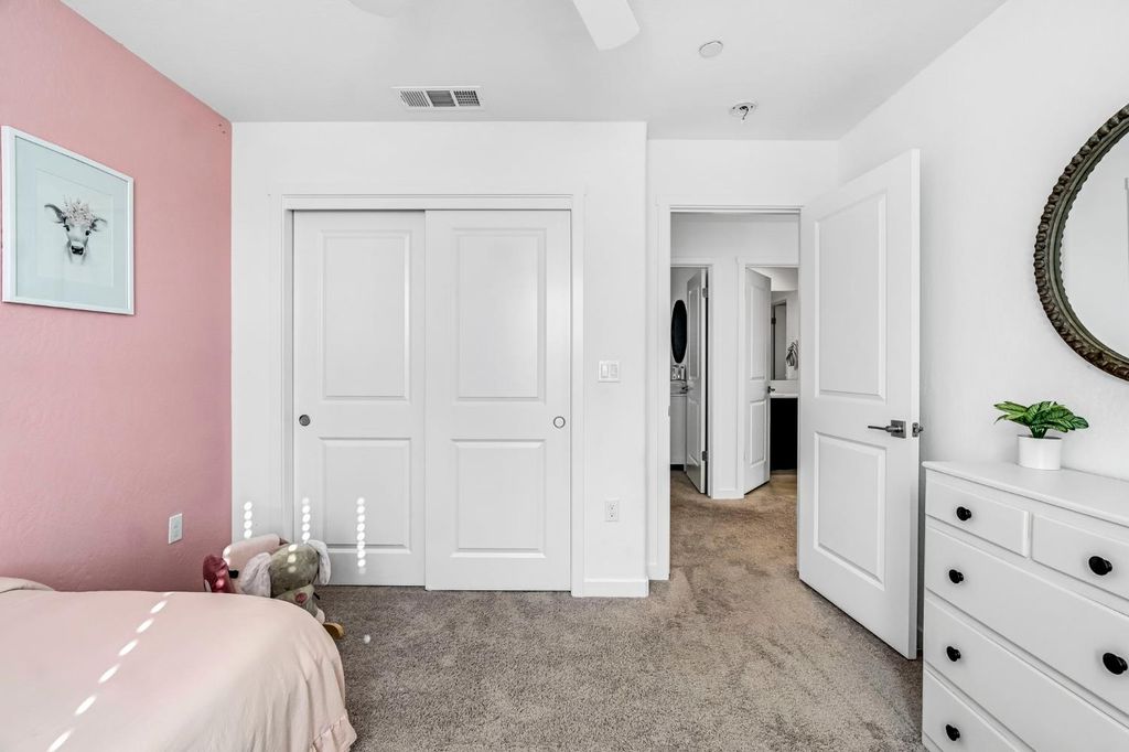 Image 21 of property listing at 367 Talus Way S, Madera, CA 93636