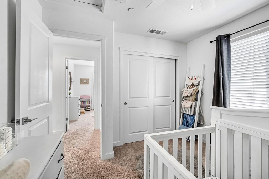 Image 23 of property listing at 367 Talus Way S, Madera, CA 93636